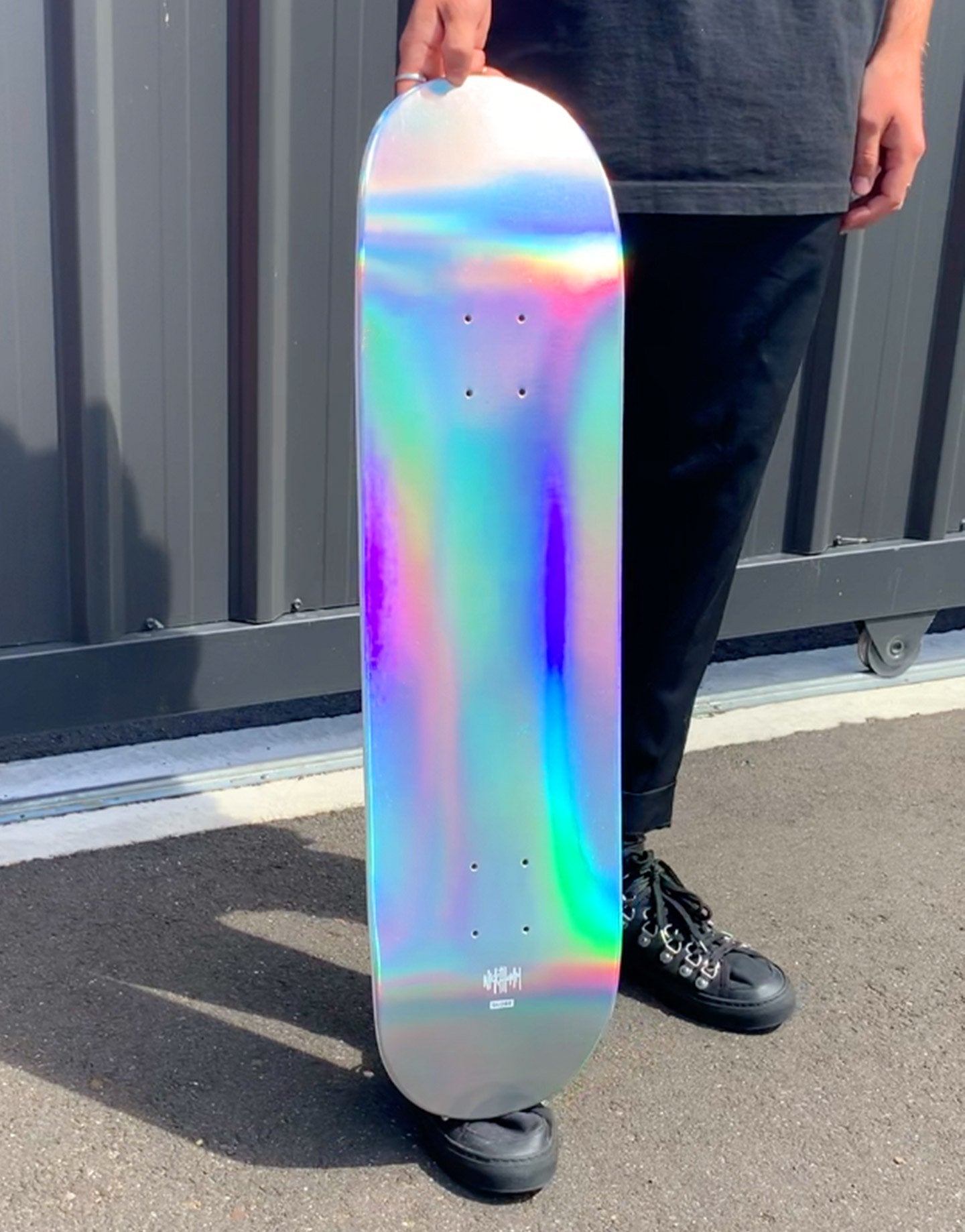 HOLOGRAPHIC SKATEBOARD